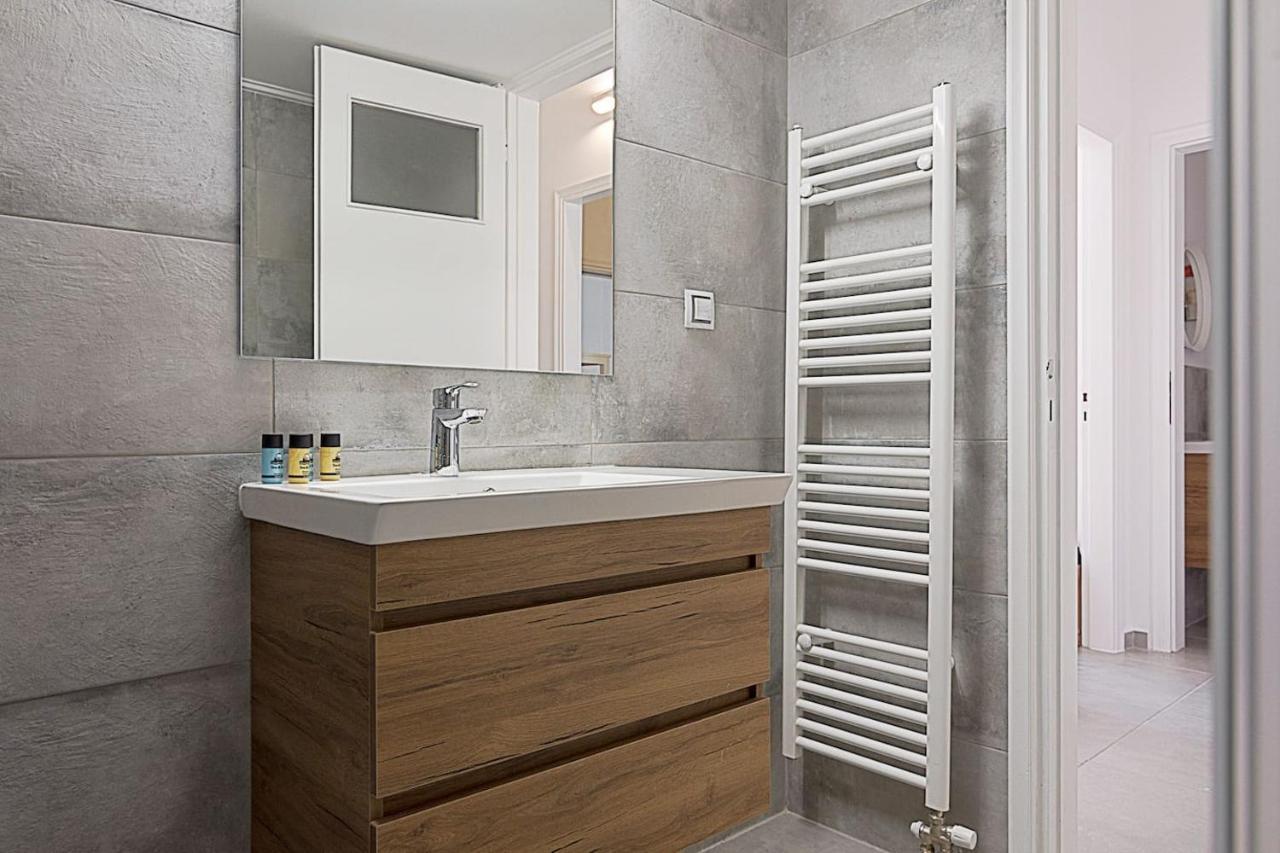 Spacious Two Bedroom Apartment In Central Location Athens Exterior photo